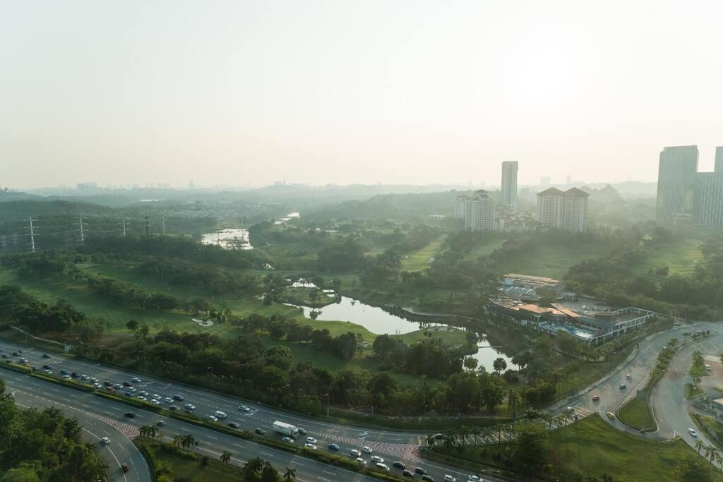 Conezion Residence Putrajaya 3BR6Pax IOI City Mall Esterno foto